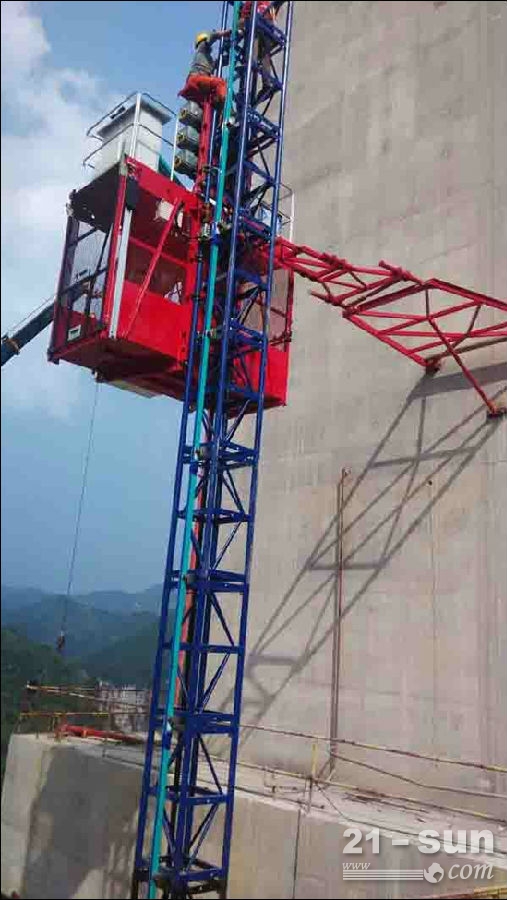 川建助力六廣河特大橋建設(shè)，八臺設(shè)備彰顯國產(chǎn)工程機(jī)械實(shí)力